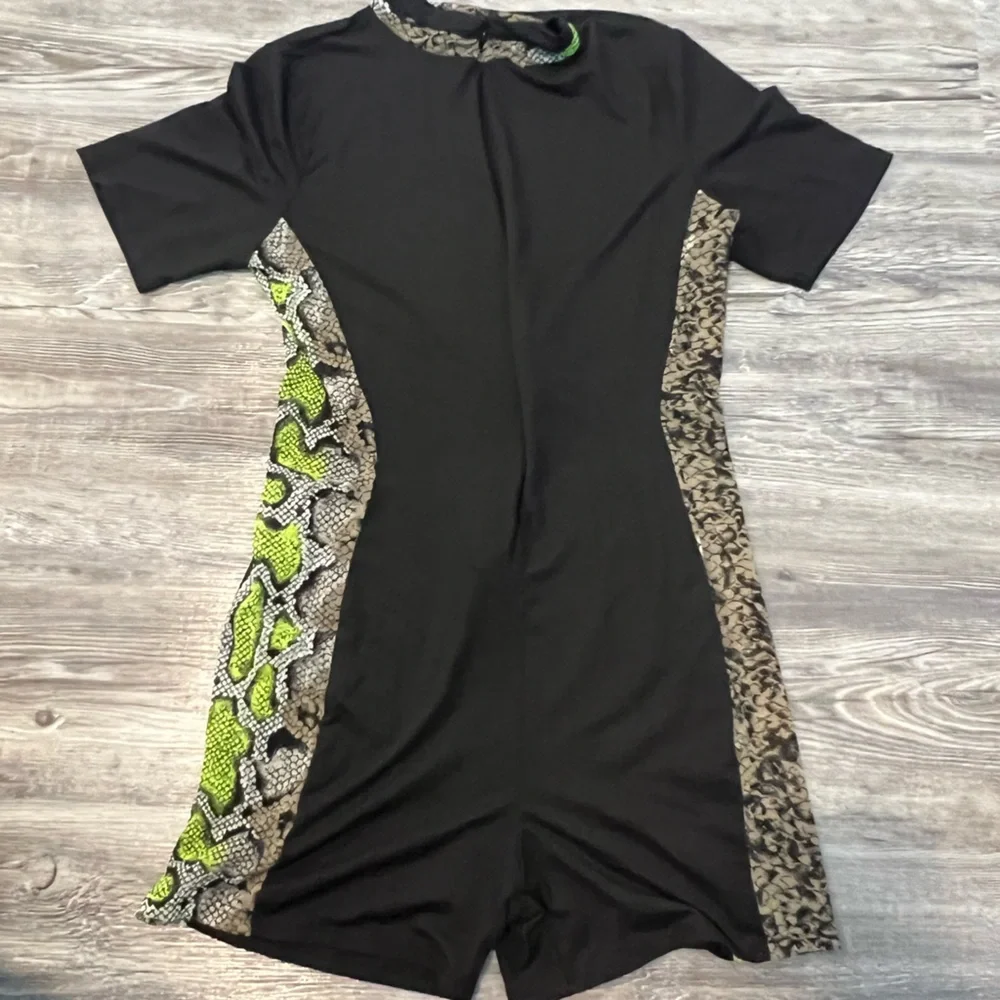 ✨✨Black & Snake Skin Romper✨✨ - Picture 1 of 2